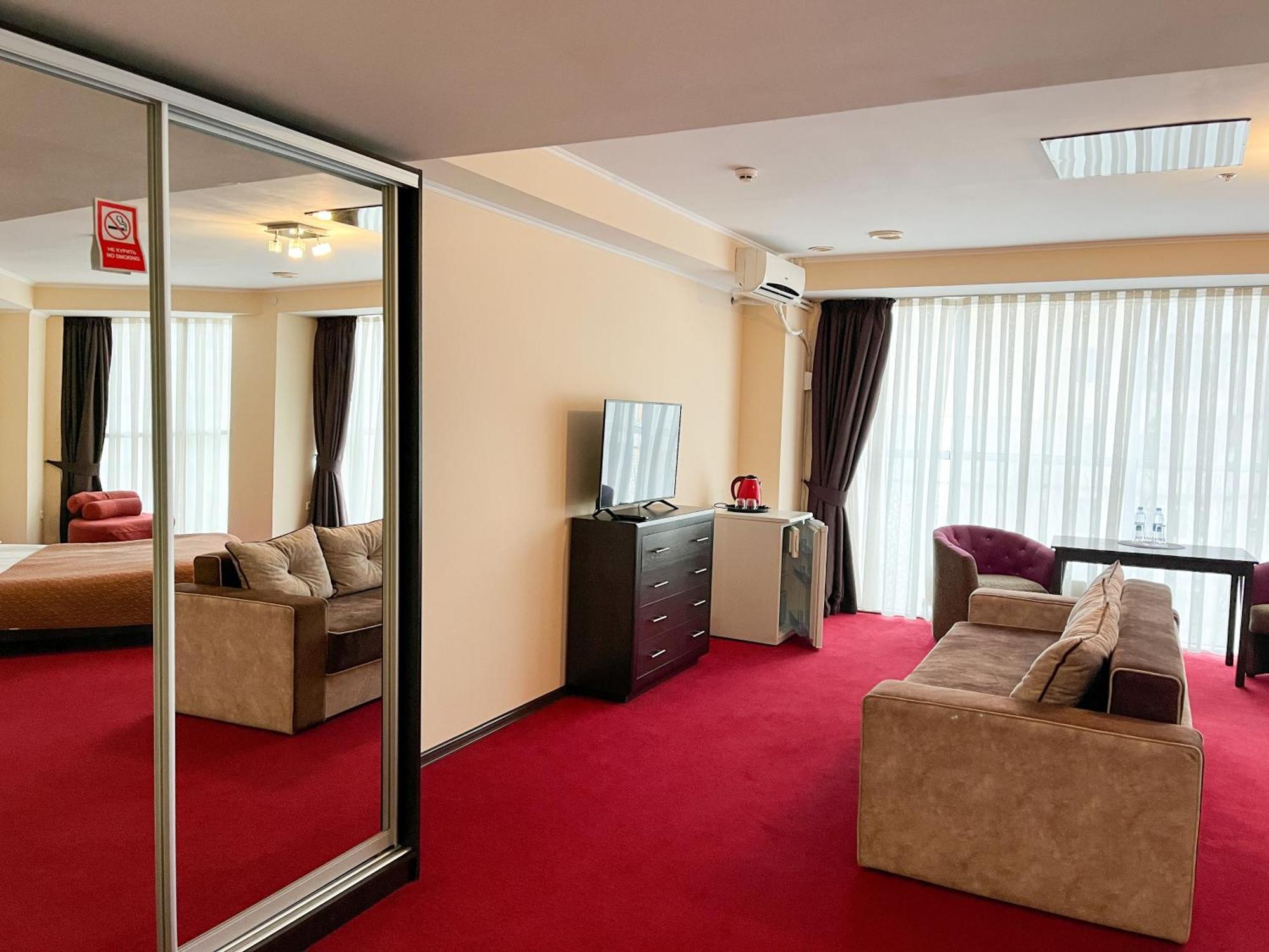 Mark Plaza Hotel Mykolaiv Exterior foto