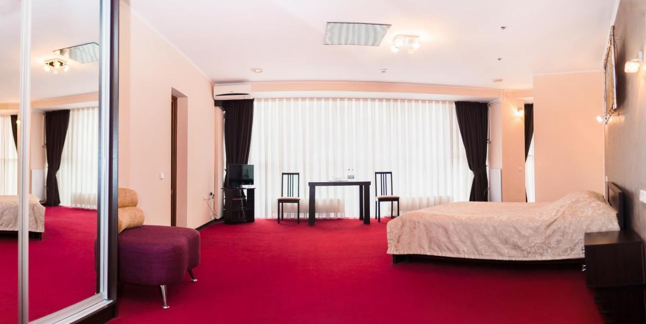 Mark Plaza Hotel Mykolaiv Exterior foto